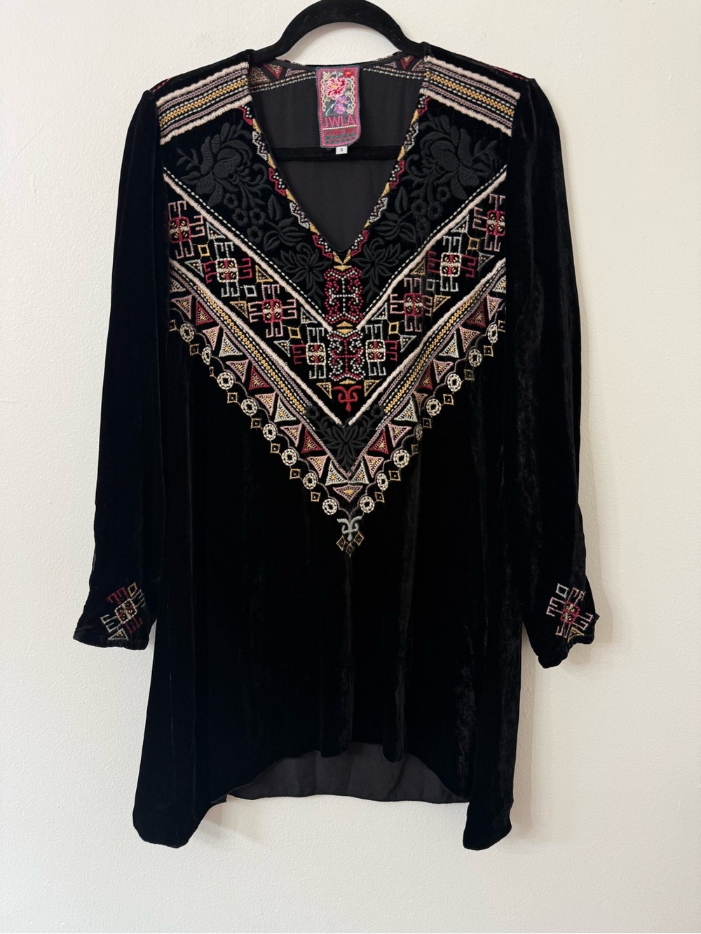 {S} Johnny Was Black Velvet V-Neck Tunic with Multicolor Embroidery